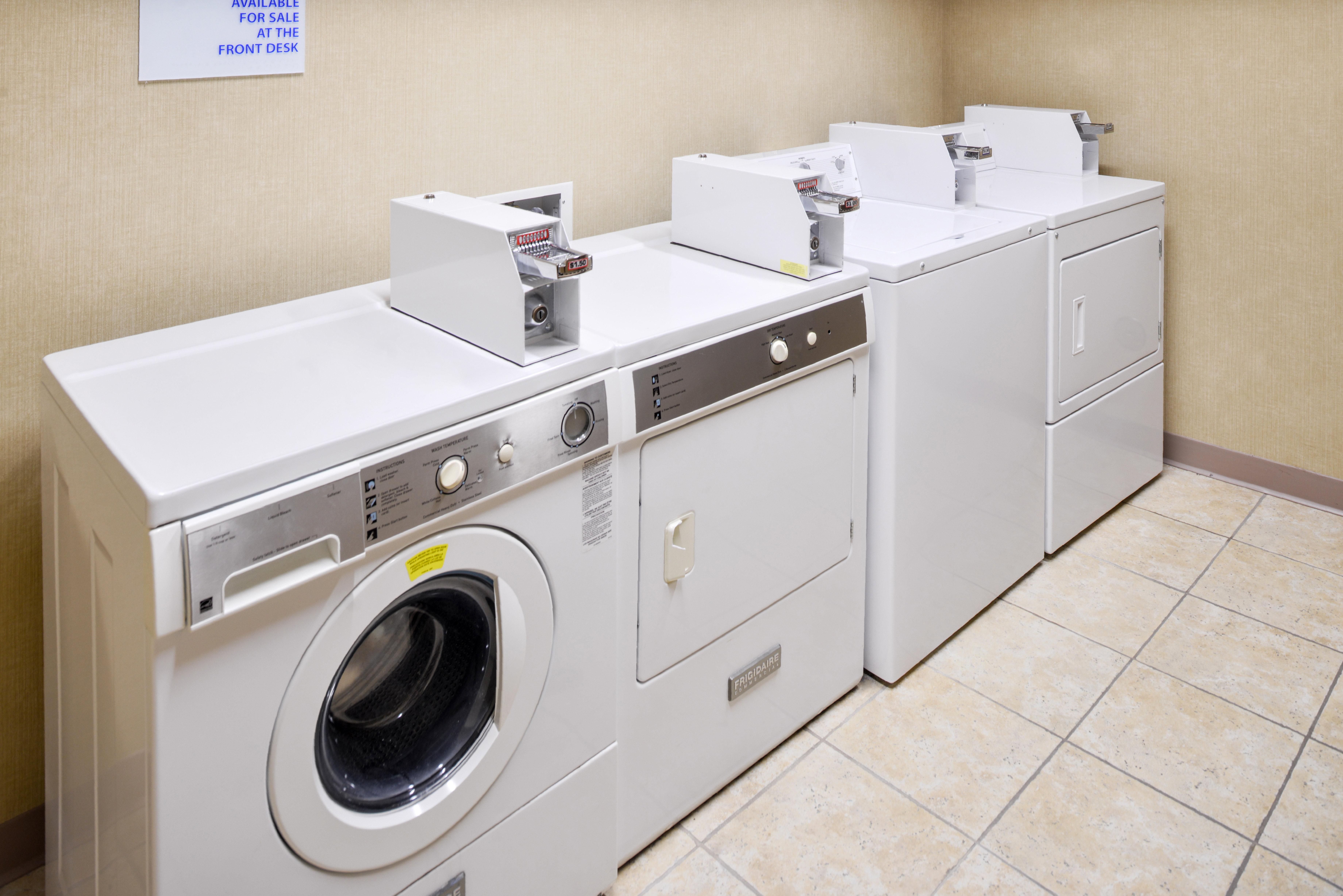 Holiday Inn Express Hotel & Suites Sioux Falls At Empire Mall By Ihg Bagian luar foto