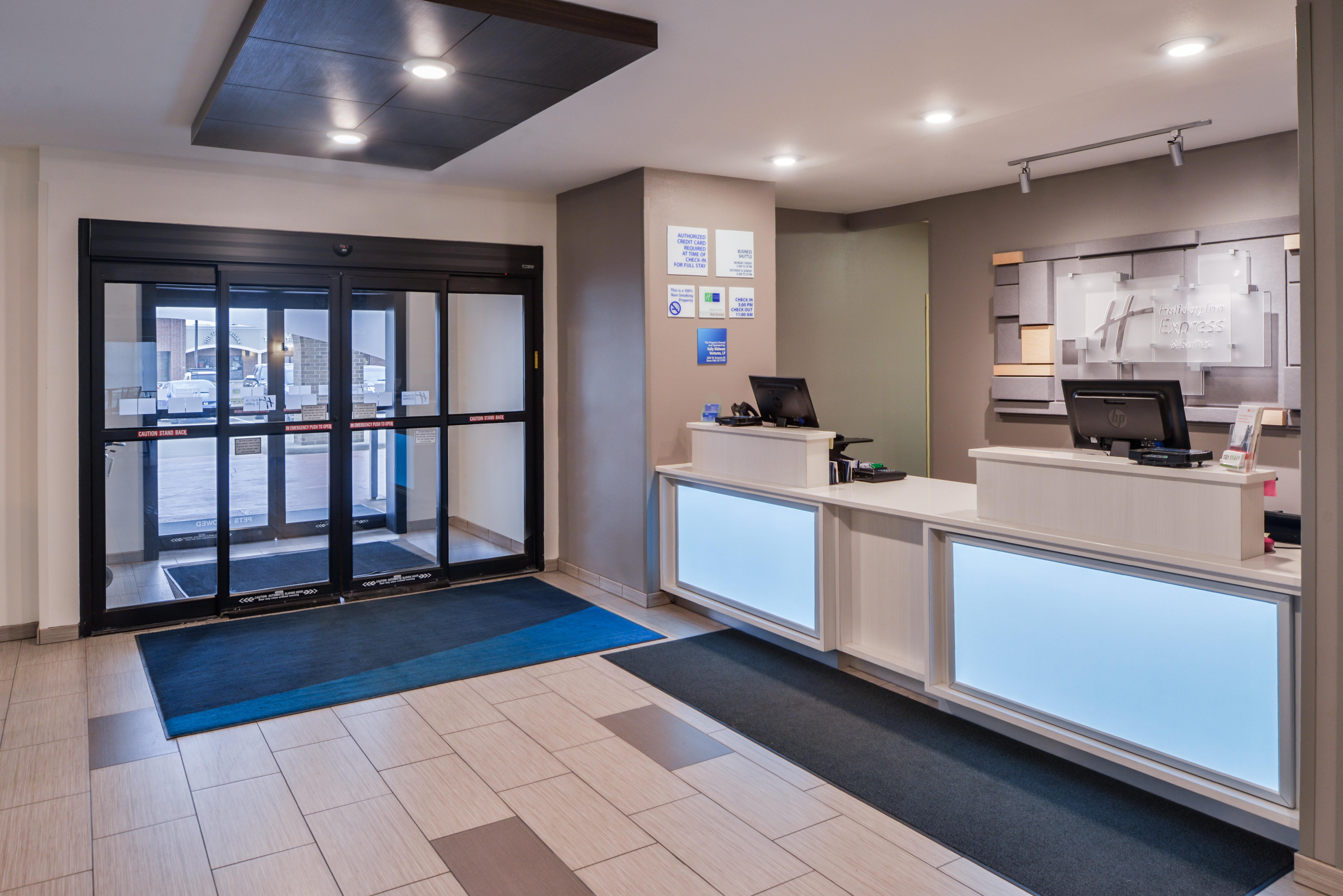 Holiday Inn Express Hotel & Suites Sioux Falls At Empire Mall By Ihg Bagian luar foto
