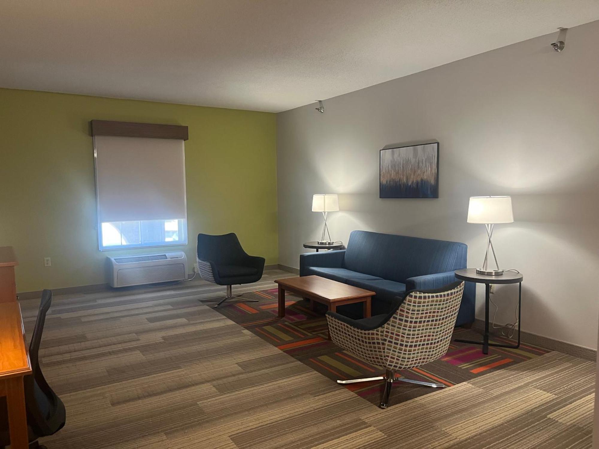 Holiday Inn Express Hotel & Suites Sioux Falls At Empire Mall By Ihg Bagian luar foto